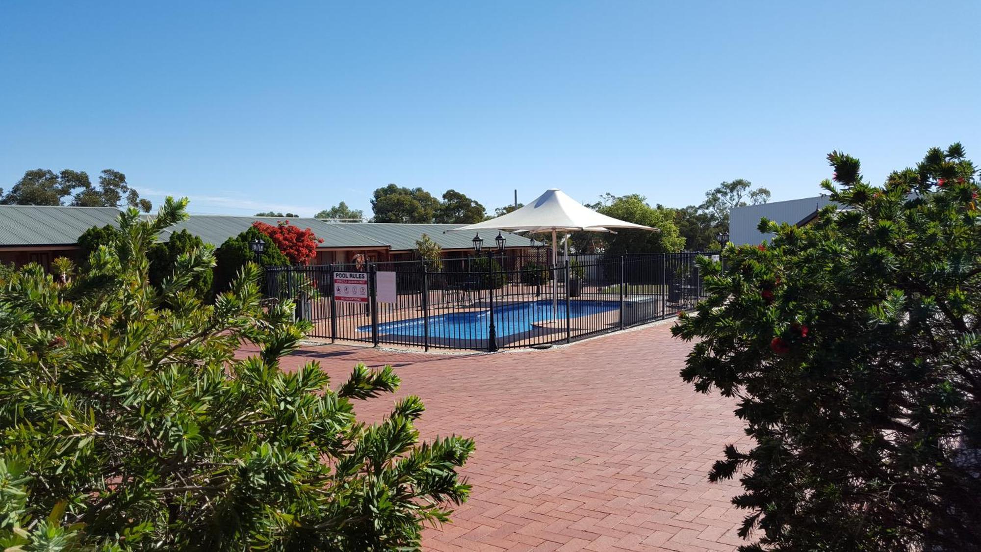 Gateway Motor Inn - Self Check-In Broken Hill Exterior foto